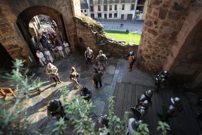 Las mejores fotos de la recreación del asalto irmandiño al Castillo de Ponferrada.