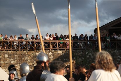 Las mejores fotos de la recreación del asalto irmandiño al Castillo de Ponferrada.