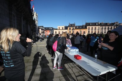 La marcha impulsada por AFA Bierzo partió de la plaza del Ayuntamiento de Ponferrada.