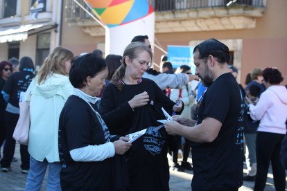 La marcha impulsada por AFA Bierzo partió de la plaza del Ayuntamiento de Ponferrada.