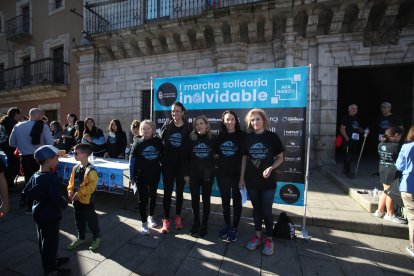 La marcha impulsada por AFA Bierzo partió de la plaza del Ayuntamiento de Ponferrada.