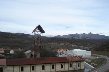 Naves del complejo minero La Herrera I