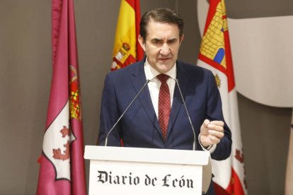 El consejero de Medio Ambiente, Vivienda y Ordenación del Territorio de la Junta de Castilla y León, Juan Carlos Suárez Quiñones, durante la conferencia de clausura.