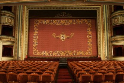 Interior del teatro Emperador.