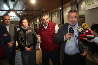 Apertura de la Feria de la Miel en Camponaraya