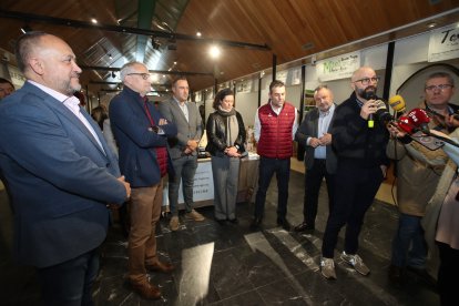 Apertura de la Feria de la Miel en Camponaraya