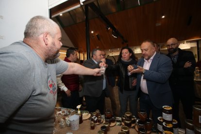 Apertura de la Feria de la Miel en Camponaraya