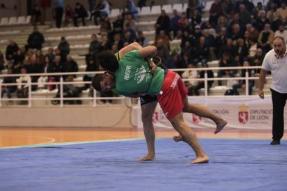 Corro Campeón de Campeones de lucha leonesa