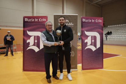 Corro Campeón de Campeones de lucha leonesa