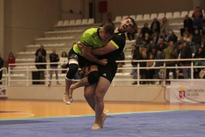 Corro Campeón de Campeones de lucha leonesa