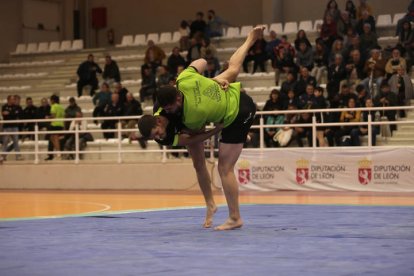 Corro Campeón de Campeones de lucha leonesa