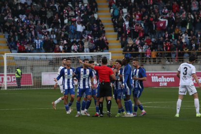 El derbi en imágenes.