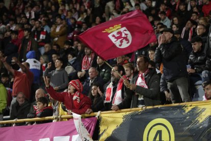 Imágenes del derbi Cultural Leonesa - Ponferradina.