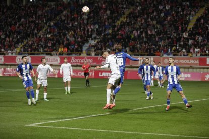 Imágenes del derbi Cultural Leonesa - Ponferradina.