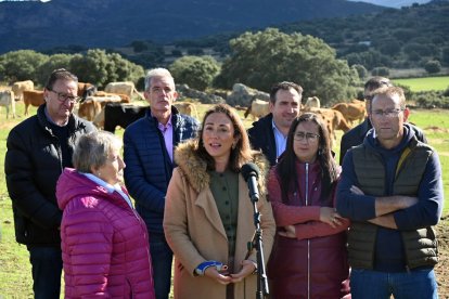 La consejera de Agricultura, Ganadería y Desarrollo Rural, María González Corral, presenta la nueva convocatoria de ayudas para la sucesión de explotaciones agrarias.