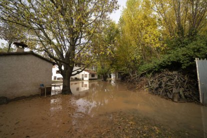 Vista de una zona inundada en Teruel este miércoles tras una noche de intensas tormentas ocasionados por la dana que afecta a todo el país.