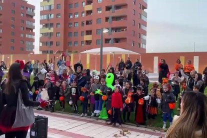 Fiesta de Halloween en el bario de Los Juncales