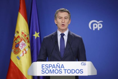 El líder del PP, Alberto Núñez Feijoó durante la rueda de prensa posterior a la reunión del Comité de Dirección del Partido Popular, este lunes en Madrid.
