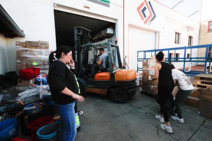 Voluntarios de La Sobarriba que parten hoy a las 5.00 de la madrugada a Catarroja.