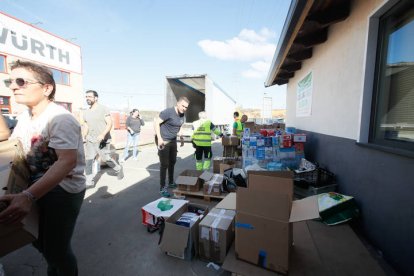 Voluntarios de La Sobarriba que parten hoy a las 5.00 de la madrugada a Catarroja.