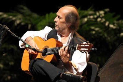 Una imagen de archivo del guitarrista y compositor flamenco español Paco de Lucía.