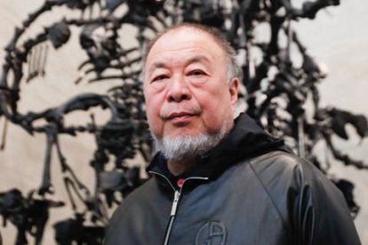 El artista Ai Weiwei posa para el Diario de León con motivo de la presentación de su nueva obra 'El Quixote' en el Musac.