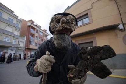 Desfile de mascaradas en La Bañeza.