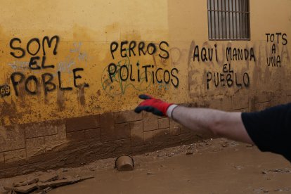 Pintadas en una calle de Paiporta (Valencia), en una imagen de archivo. EFE/ Biel Aliño