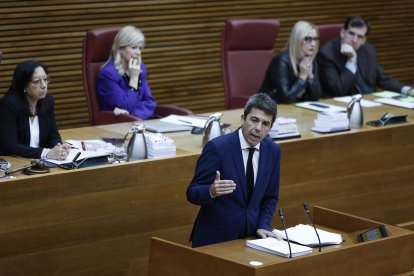 VALENCIA (ESPAÑA), 15/11/2024.- El president de la Generalitat, Carlos Mazón rinde cuentas de lo que hizo el 29 de octubre. EFE / BIEL ALIÑO