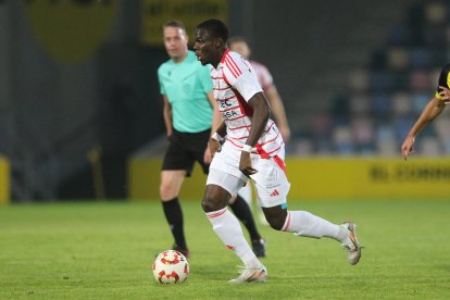 La Ponferradina vence al Barakaldo y se sitúa a un punto del play off.