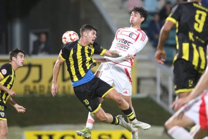 La Ponferradina vence al Barakaldo y se sitúa a un punto del play off.