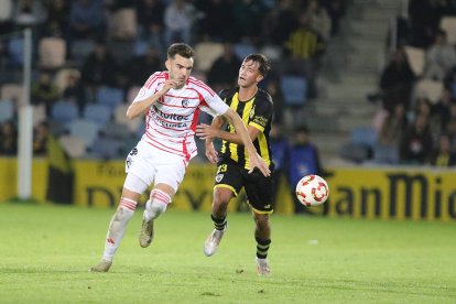 La Ponferradina vence al Barakaldo y se sitúa a un punto del play off.