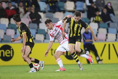 La Ponferradina vence al Barakaldo y se sitúa a un punto del play off.