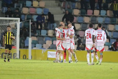 La Ponferradina vence al Barakaldo y se sitúa a un punto del play off.