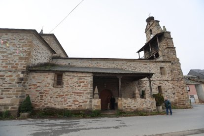 Exterior de la iglesia de Matachana.