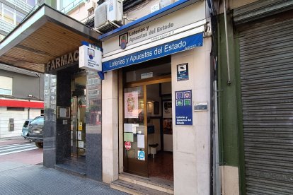Administración número 8, ubicada en la Avenida Quevedo 4, en León.
