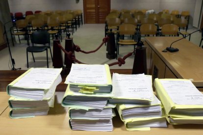 El juzgado de menores número 2 de Barcelona ha dictado sentencia sobre este caso, que obliga también a los condenados a seguir un curso de educación sexual y de educación en igualdad y, una vez cumplidas las penas, les prohíbe acercarse a menos de mil metros a la víctima. Imagen de archivo. EFE/Lavandeira jr
