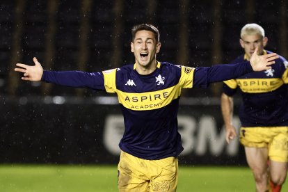 Manu Justo celebra el gol de la victoria de la Cultural ante el Real Unión en el Stadium Gal.