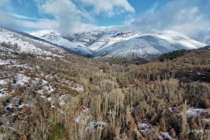Las imágenes de las montañas amenazadas por un macroproyecto eólico que encadena tres parques.