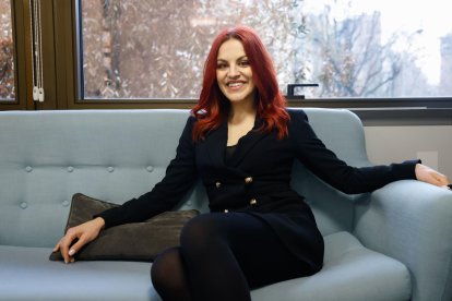 La investigadora del Centro Nacional de Investigaciones Oncológicas (CNIO) y astronauta de reserva de la Agencia Espacial Europea (ESA) Sara García Alonso, en una entrevista con EFE.  EFE/Blanca Millez