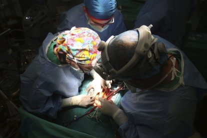 Una intervención quirúrgica de corazón tras un infarto.