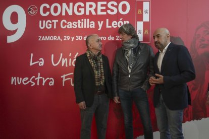 Pepe Álvarez, Carlos Martínez y Oscar Lobo ayer, en el Congreso de UGT CyL.