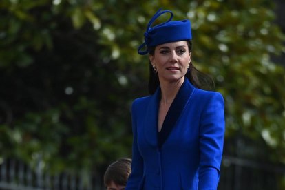 Imagen de archivo de la princesa de Gales, Cataliana, con su hijo Luis. (Reino Unido) EFE/EPA/NEIL HALL
                      //////////
                      Windsor (Reino Unido), 09/04/2023.- La británica Catalina, Princesa de Gales, con su hijo, el Príncipe Luis, llegan para el servicio del Domingo de Pascua en la Capilla de San Jorge en el Castillo de Windsor en Windsor, Gran Bretaña, el 09 de abril de 2023. (Reino Unido) EFE/EPA/NEIL HALL