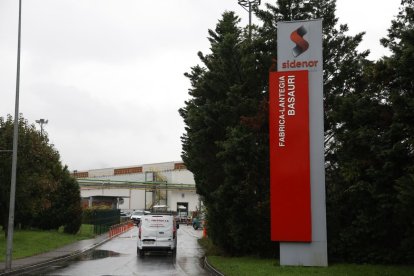 Entrada a la planta de Sidenor en Basauri.