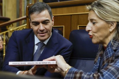 Pedro Sánchez y Yolanda Díaz ayer, en la primera sesión de control al Ejecutivo del año.