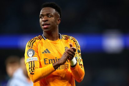 Vinicius se deja querer por Arabia al mismo tiempo que habla de renovar con el Madrid.