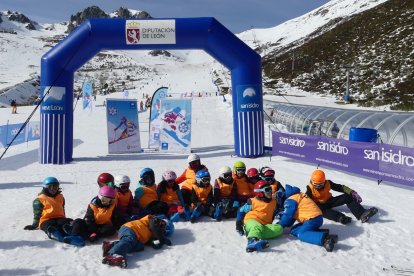 Niños en Pueblo de Lillo.