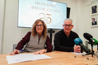 Azucena Ramos y Nicesio Álvarez, en la rueda de prensa de esta mañana.
