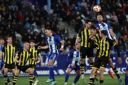 Barakaldo CF y Arenteiro pueden quitarle la 3ª plaza.