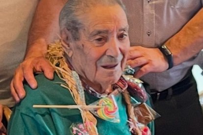 Felipe Germán, vecino de Ranedo de Curueño, celebra sus 101 años.